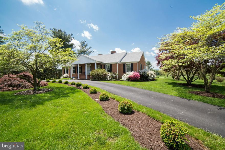 Looking for an amazing view?This beautifully built brick rambler features 3 bdrm,2.5 bath,hardwood floors,in pristine condition right next to Loudoun Golf & CC on quiet dead end street. Huge walkout unfinished basement with FP and 1/2bath.In town location, 5 mins from schools and shopping.Can also purchase additional adjacent building lot- $799,000.00 for both.Lot will not be sold separately