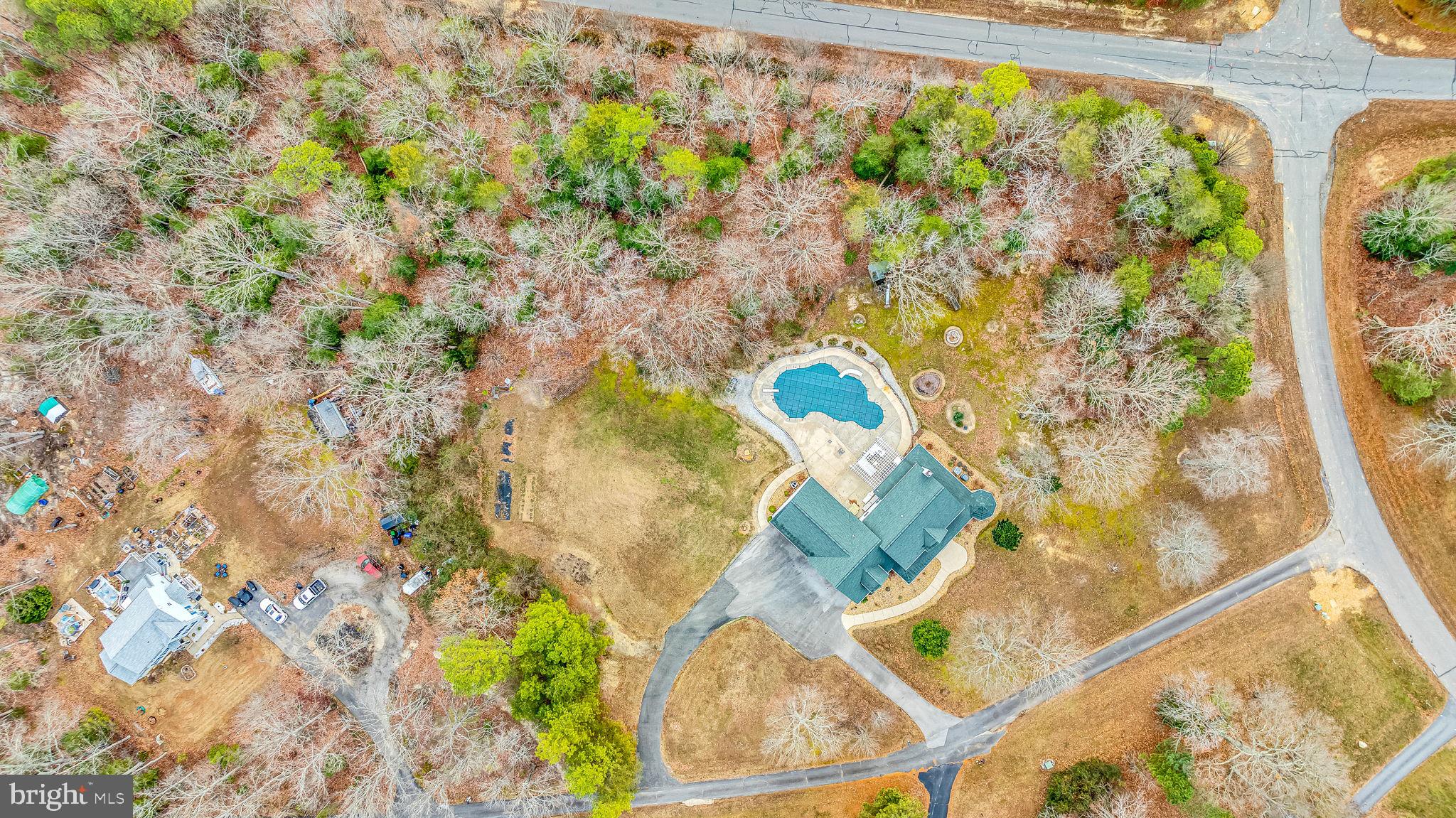 WHITE HALL - Residential