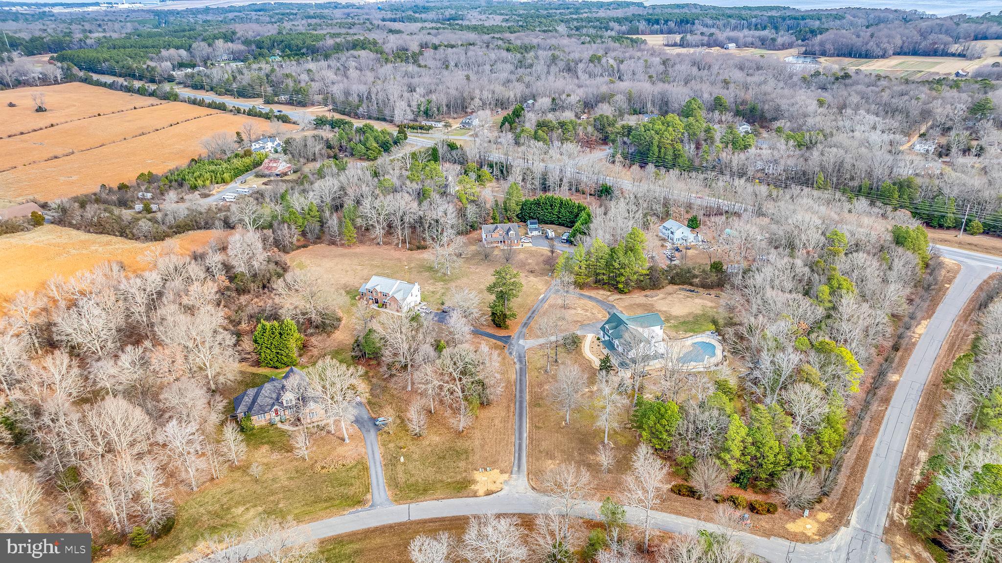 WHITE HALL - Residential