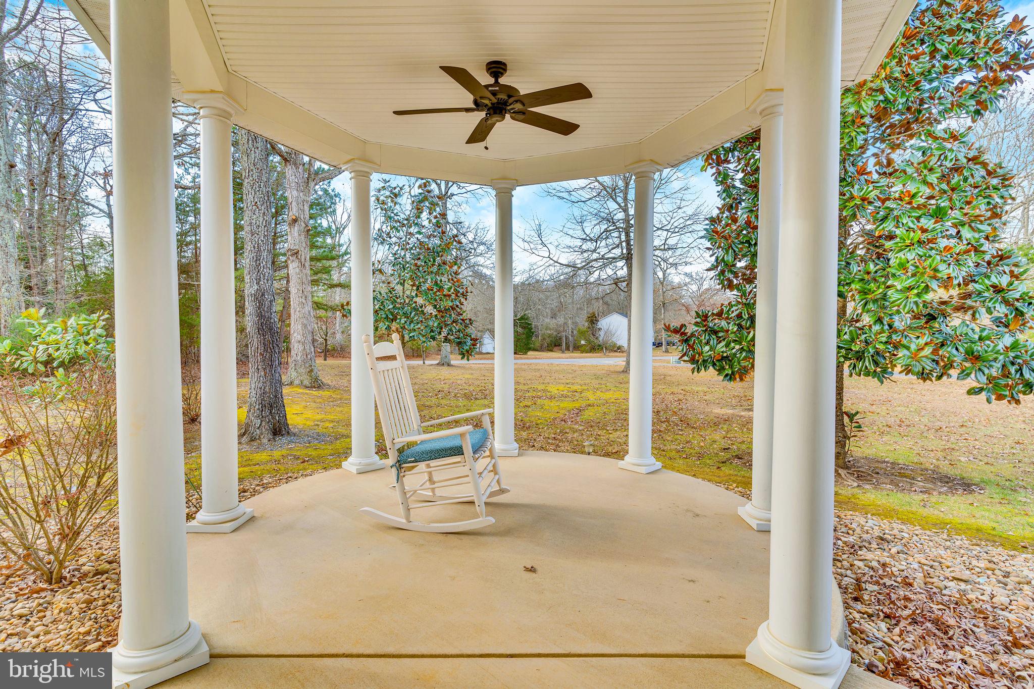 WHITE HALL - Residential