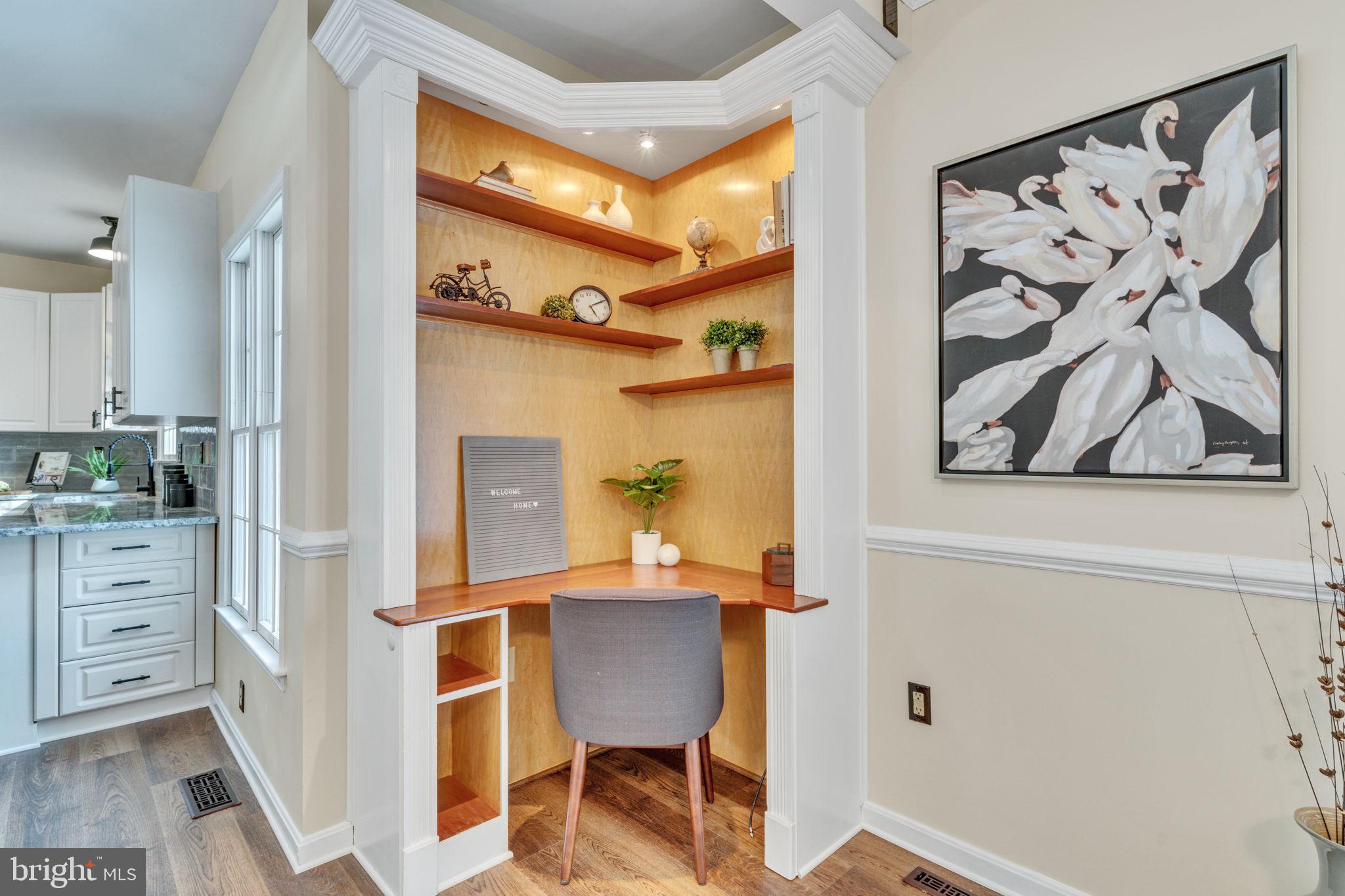 WHITE HALL - Residential