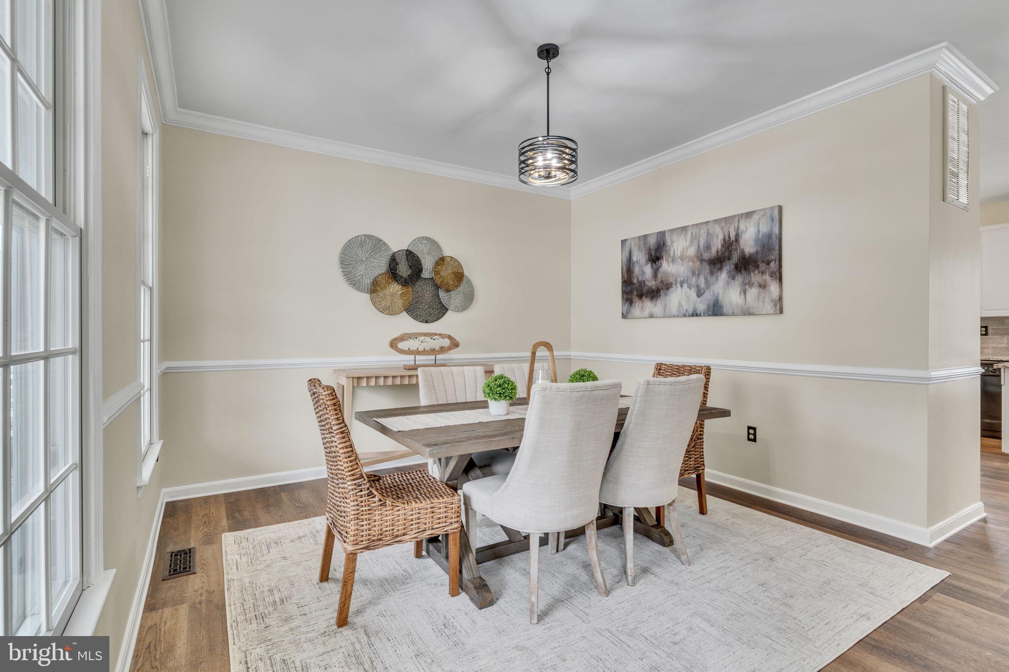 WHITE HALL - Residential