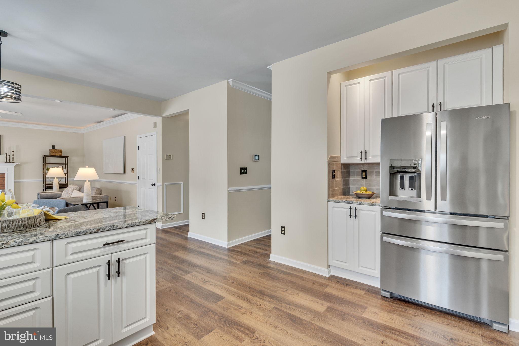 WHITE HALL - Residential