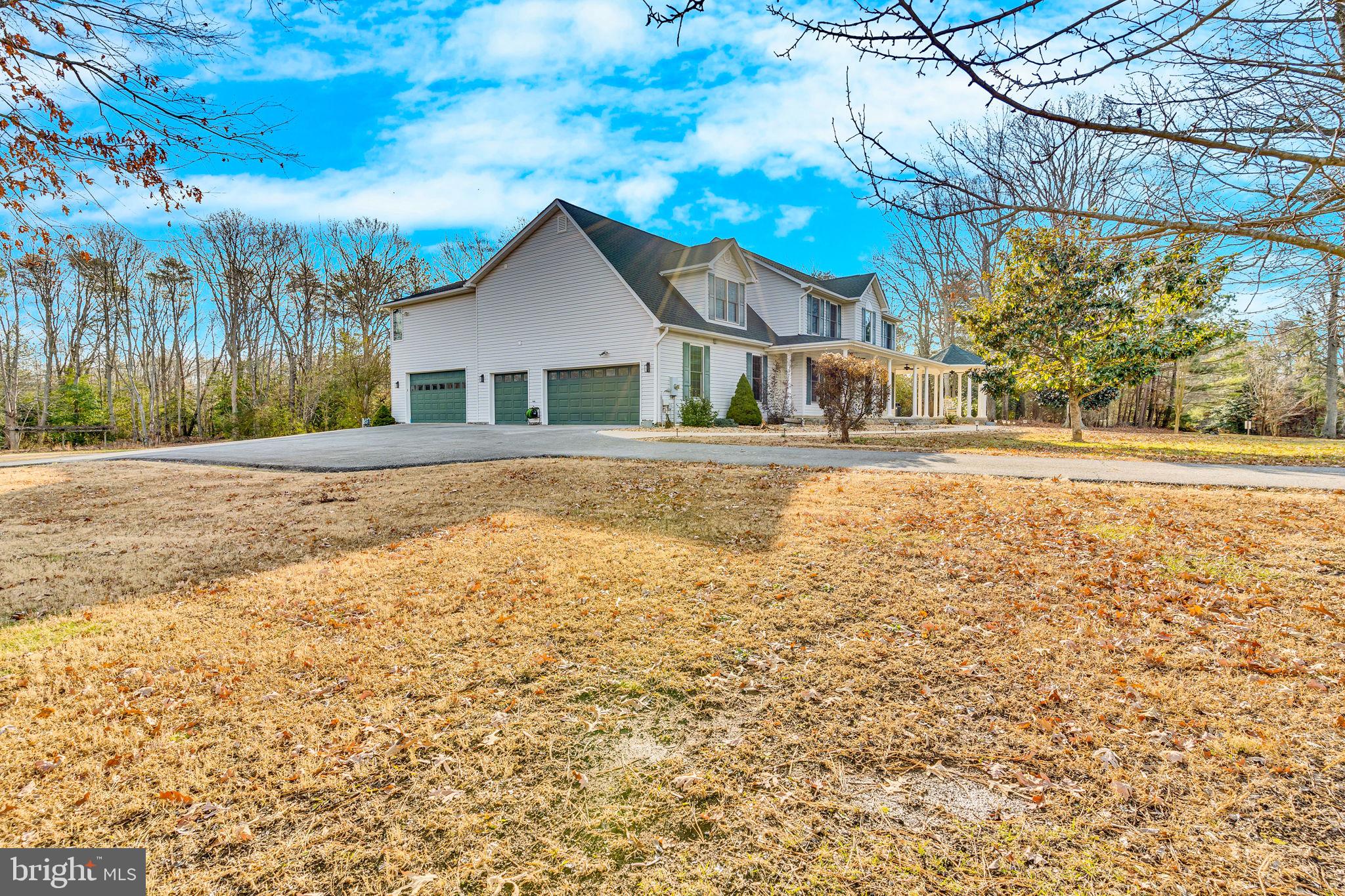 WHITE HALL - Residential