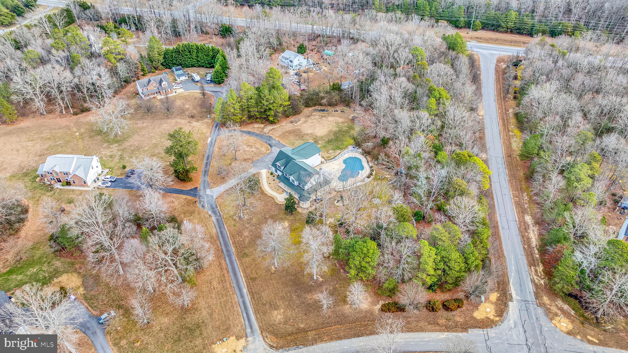 WHITE HALL - Residential