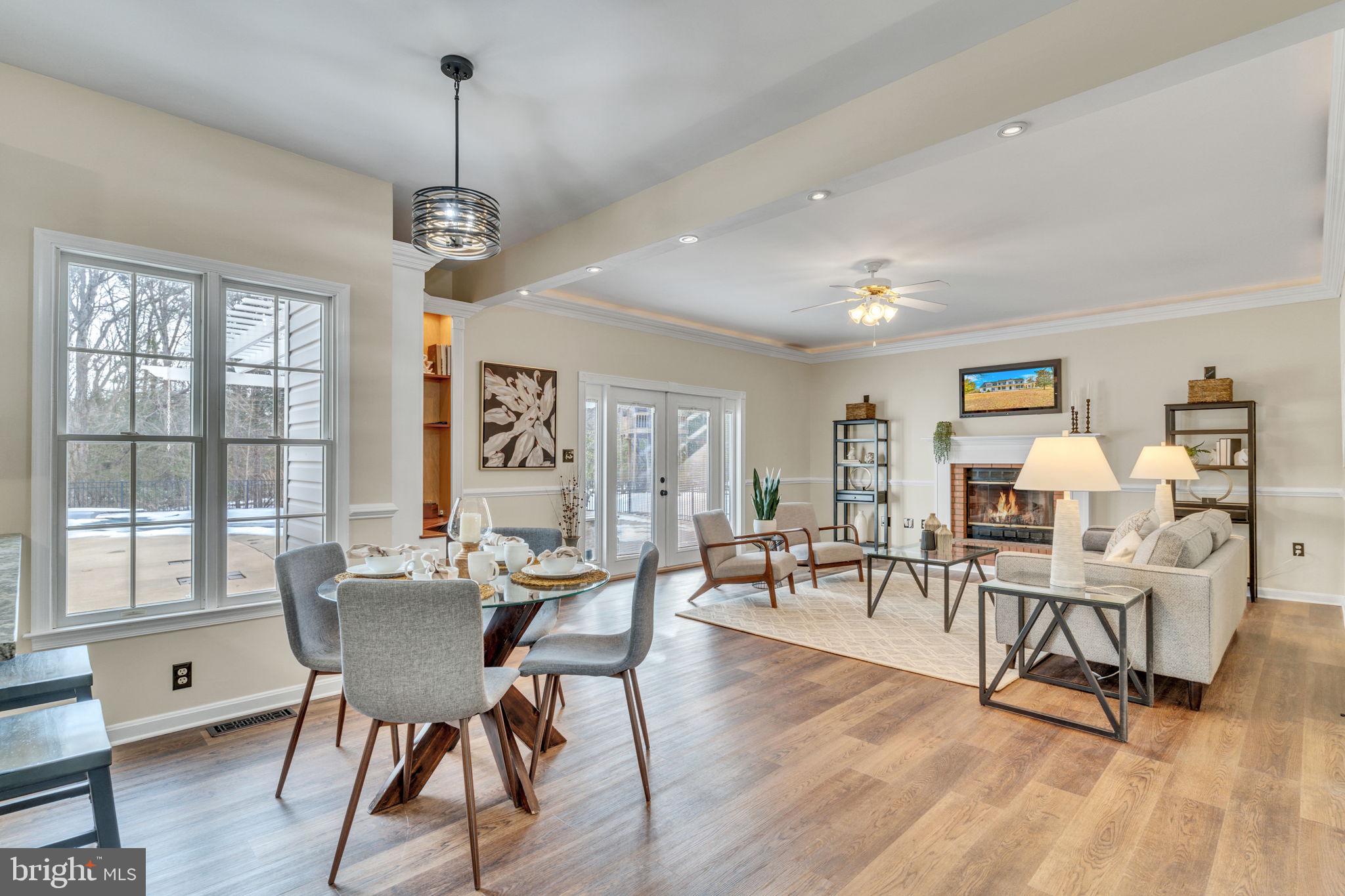 WHITE HALL - Residential