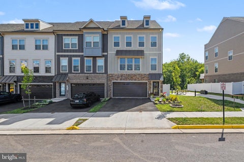 Photo of 1027 Venifena Terrace SE, LEESBURG, VA 20175 (MLS # VALO2133068)