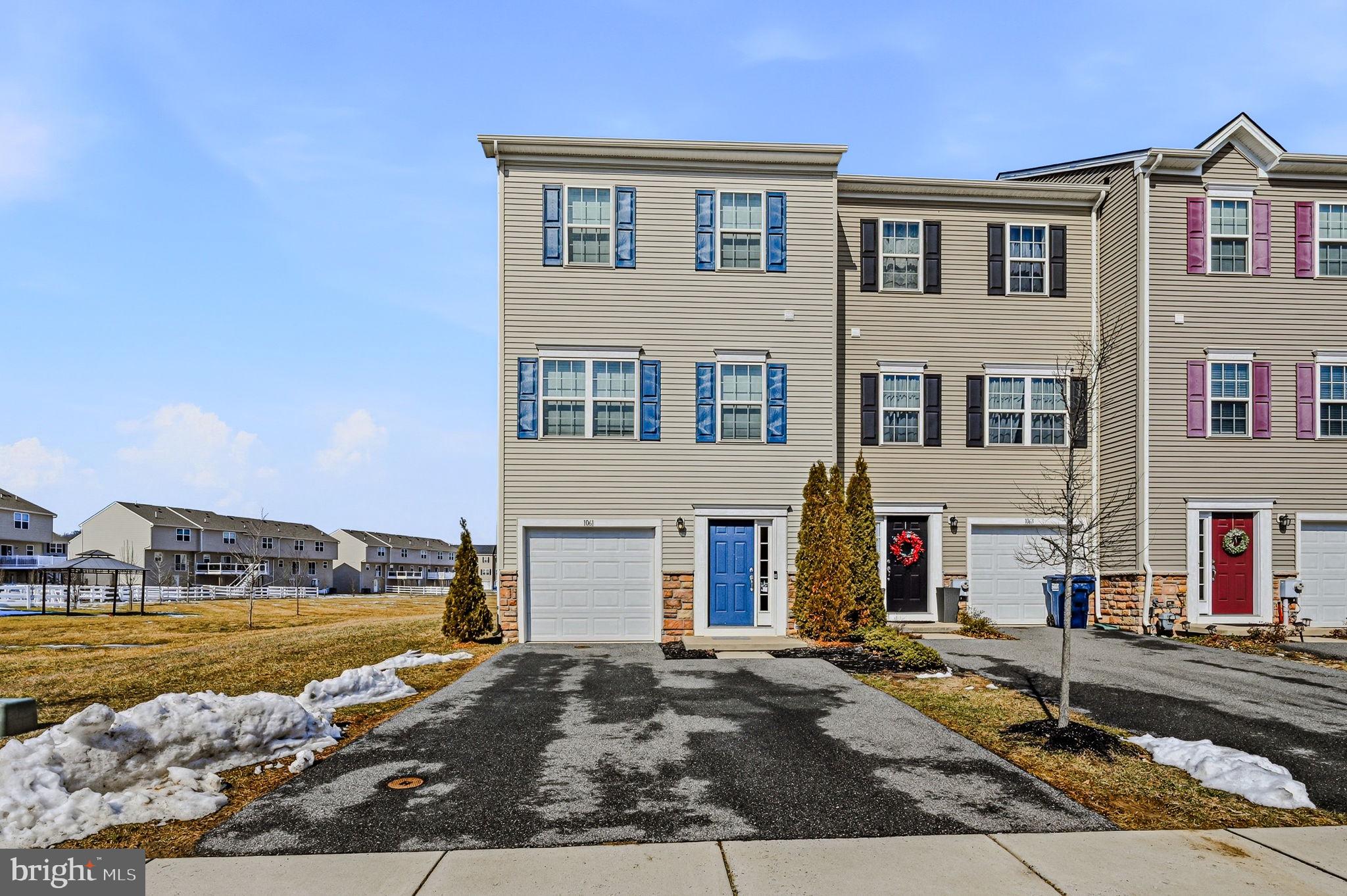 HYETTS CROSSING - Residential