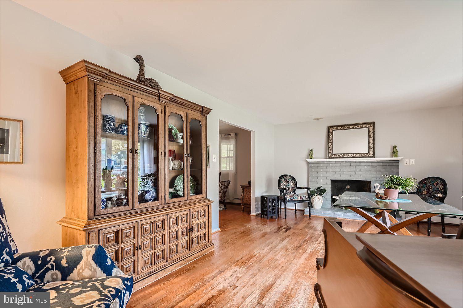 COLUMBIA HILLS - Residential