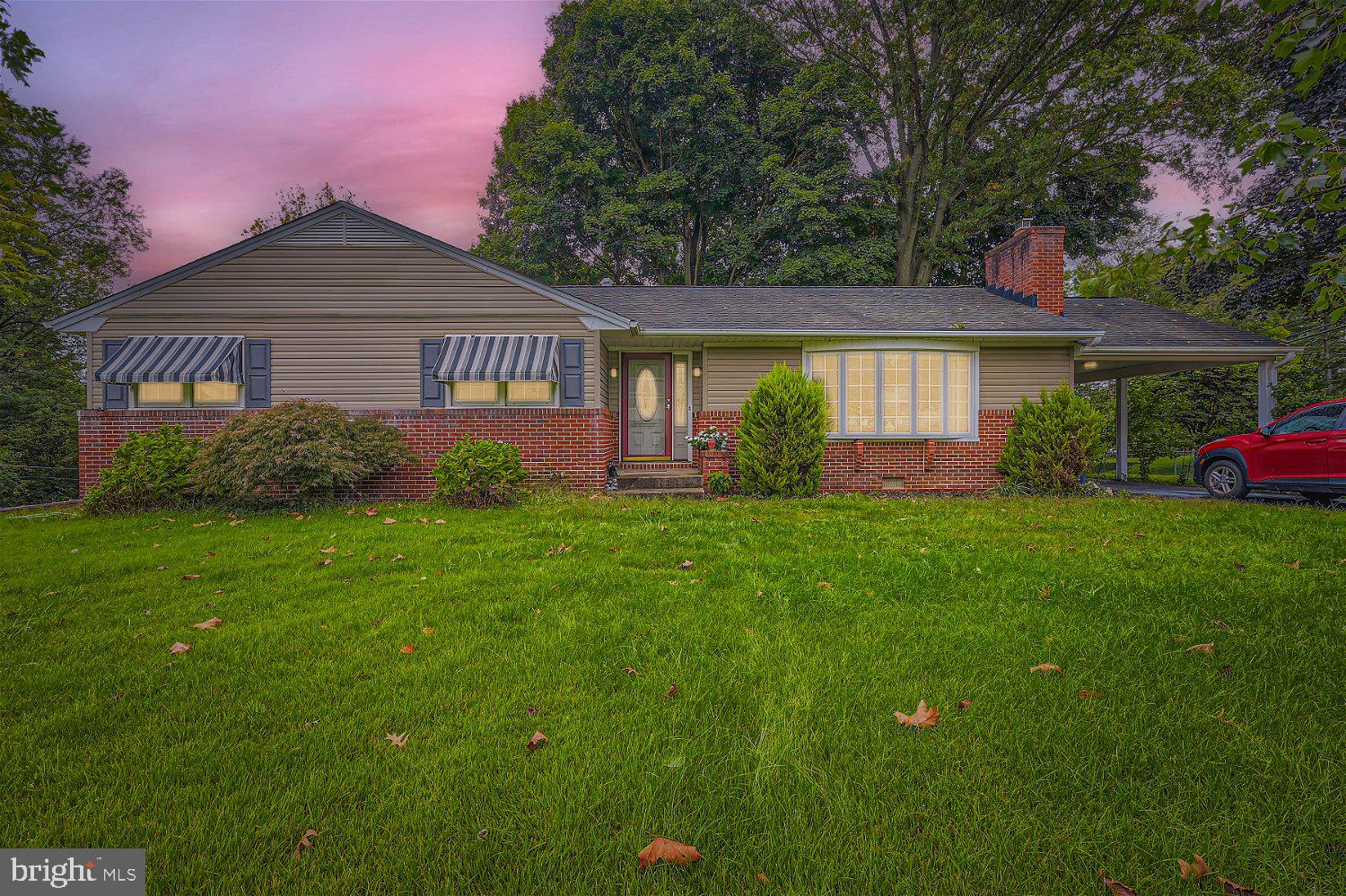 COLUMBIA HILLS - Residential