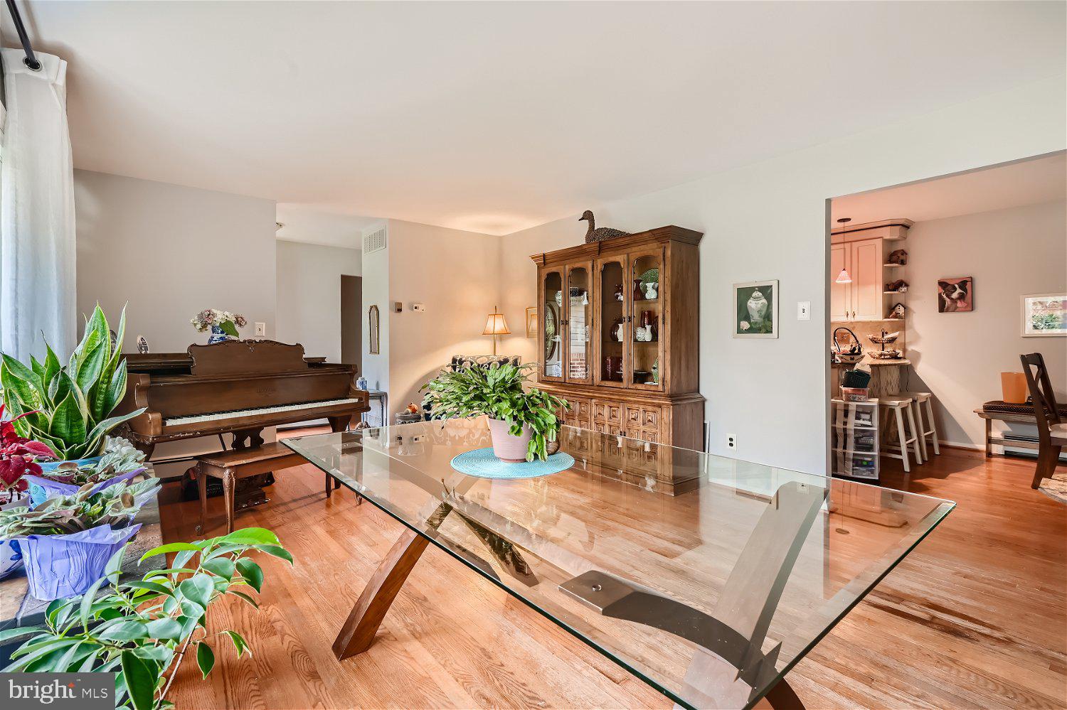 COLUMBIA HILLS - Residential