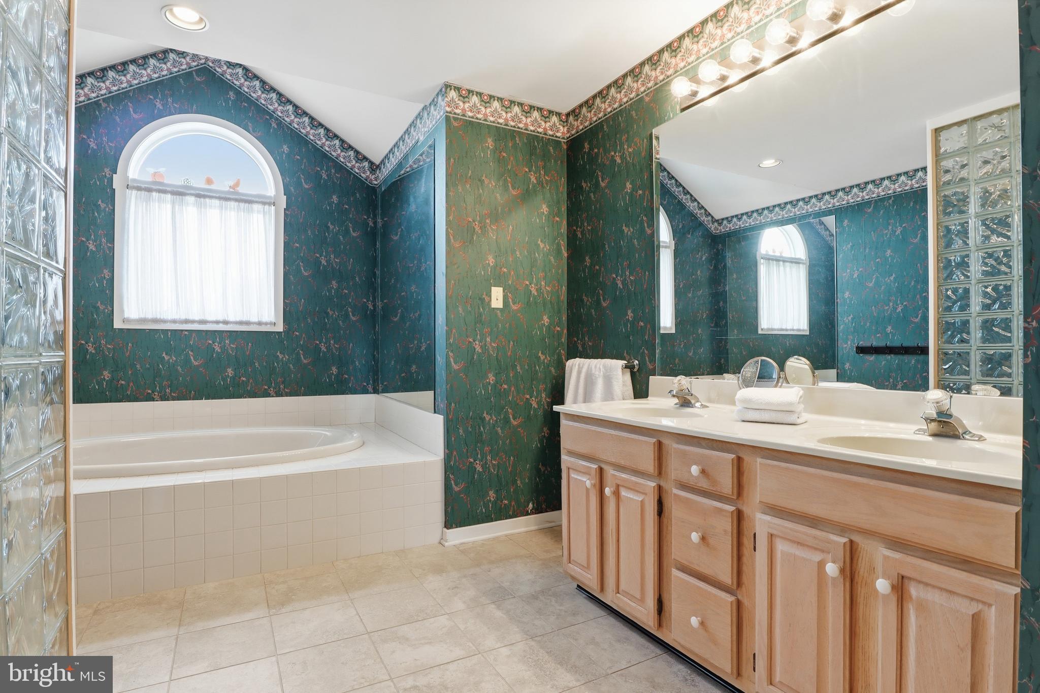 HERITAGE HILLS CONDOS - Residential