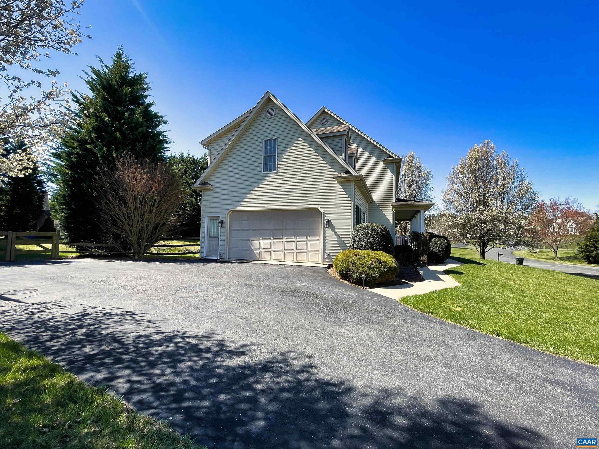 EMERALD HILLS - Residential