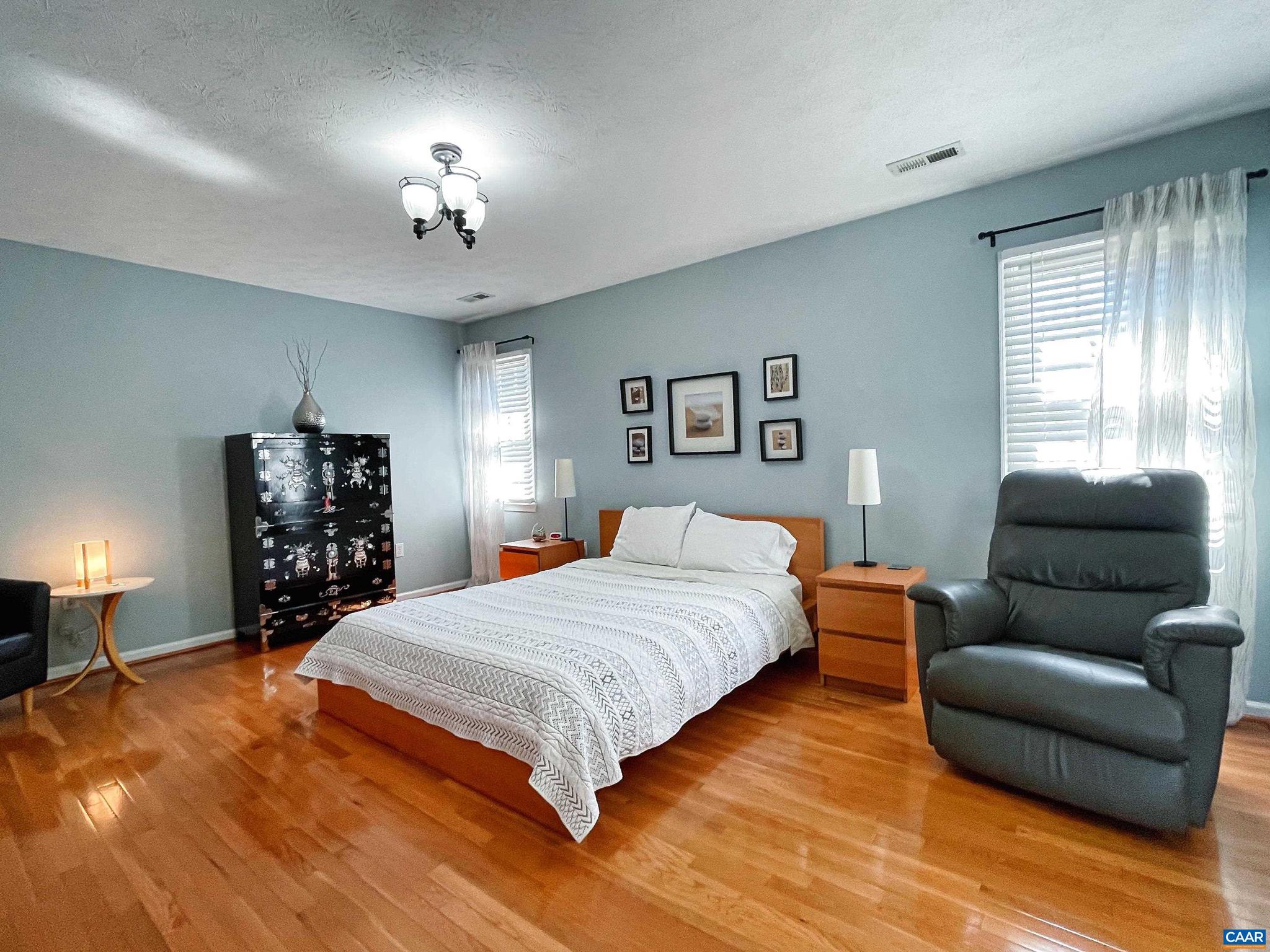 EMERALD HILLS - Residential