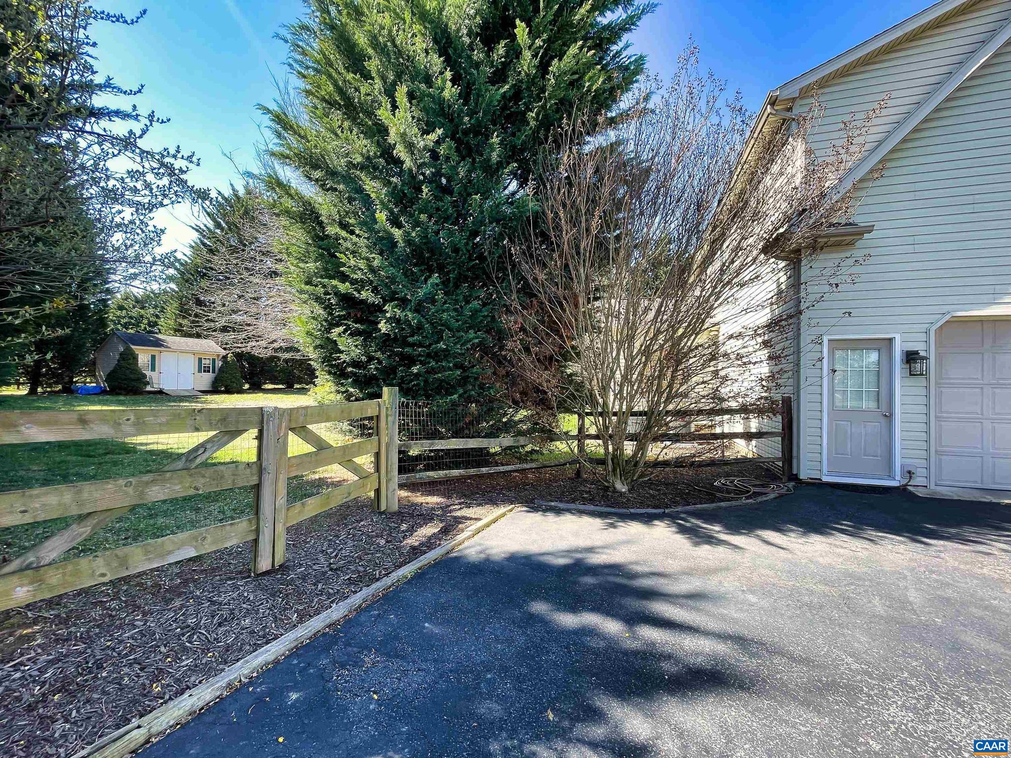 EMERALD HILLS - Residential