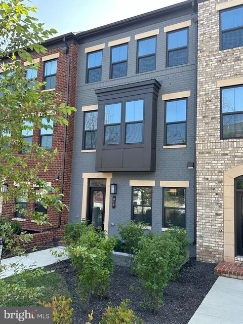 814 S GREENBRIER STREET ARLINGTON VA 22204