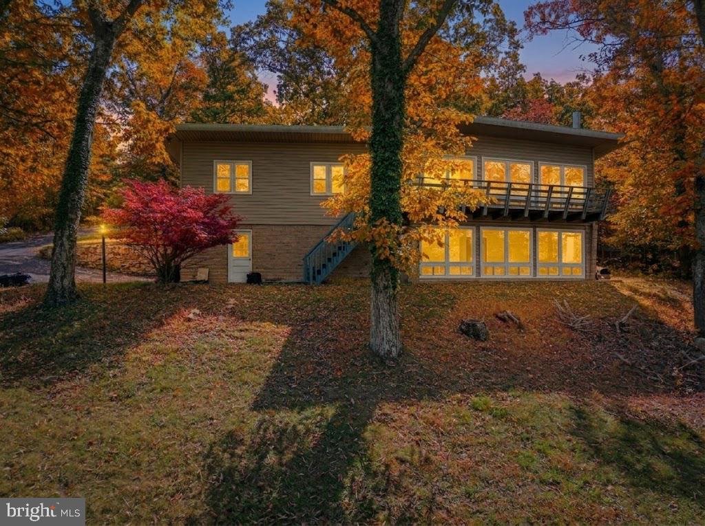 19 SUNSET DRIVE