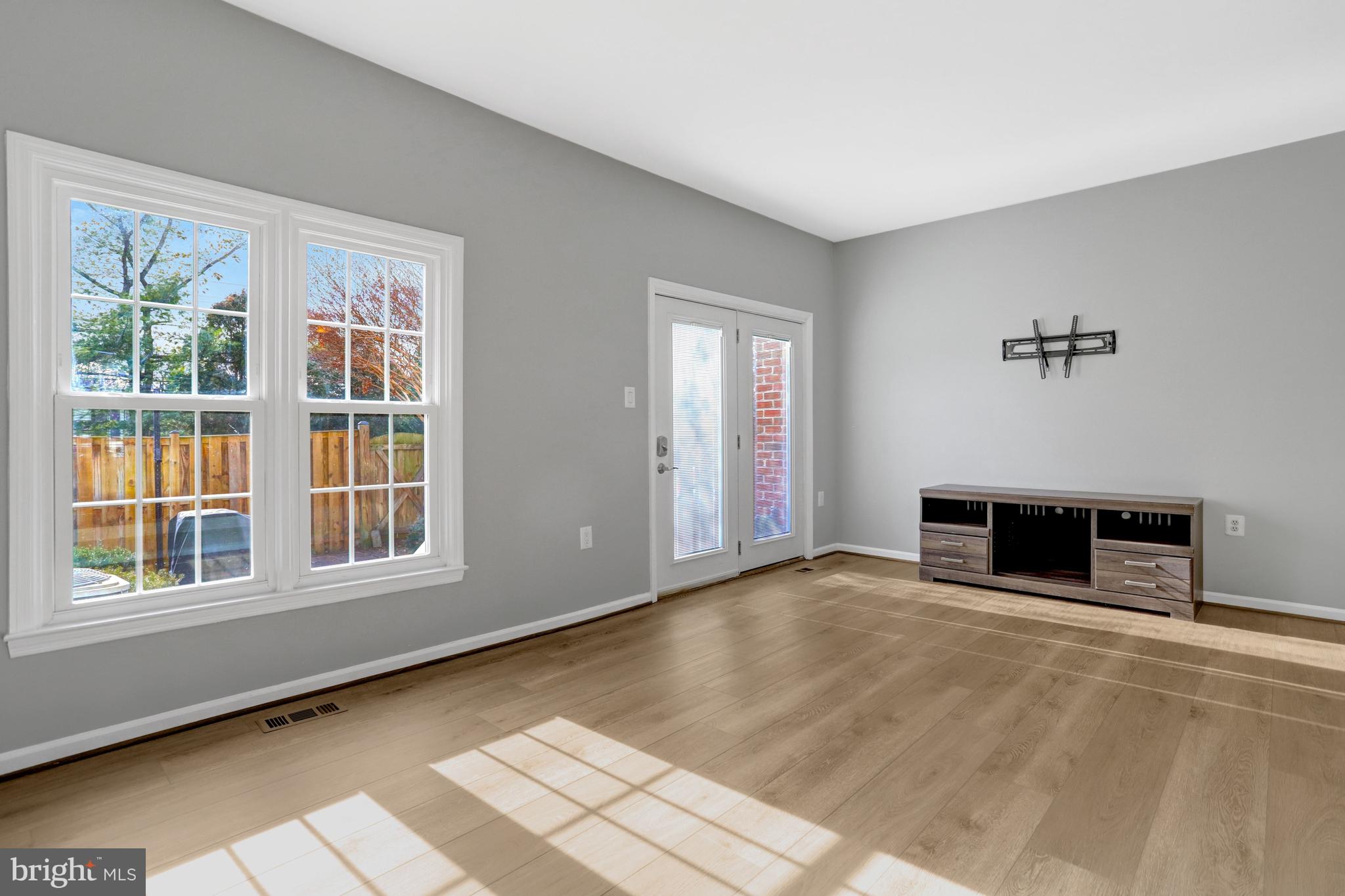 6587 BERMUDA GREEN COURT