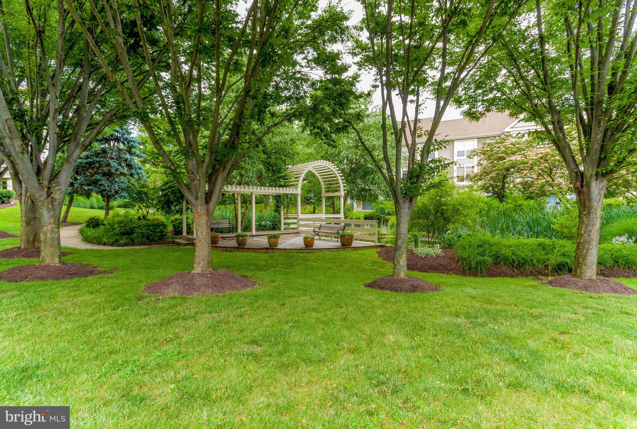 PINECREST - Residential