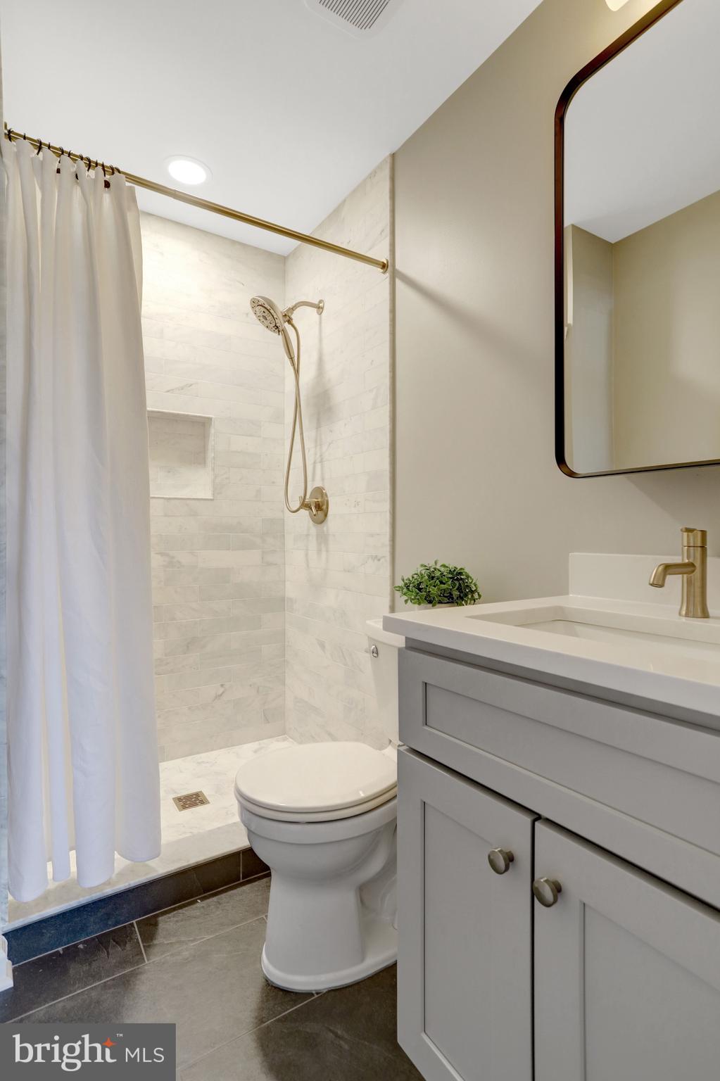 PINECREST - Residential