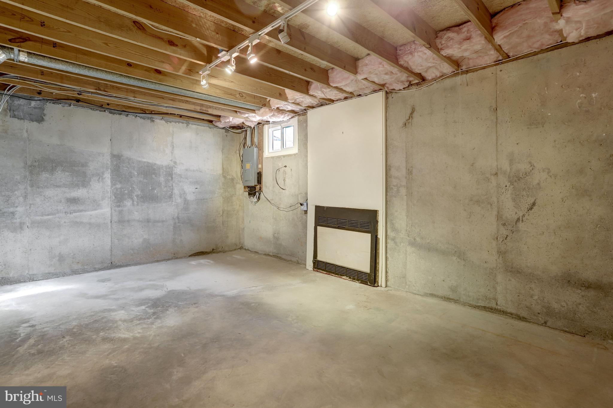 PINECREST - Residential