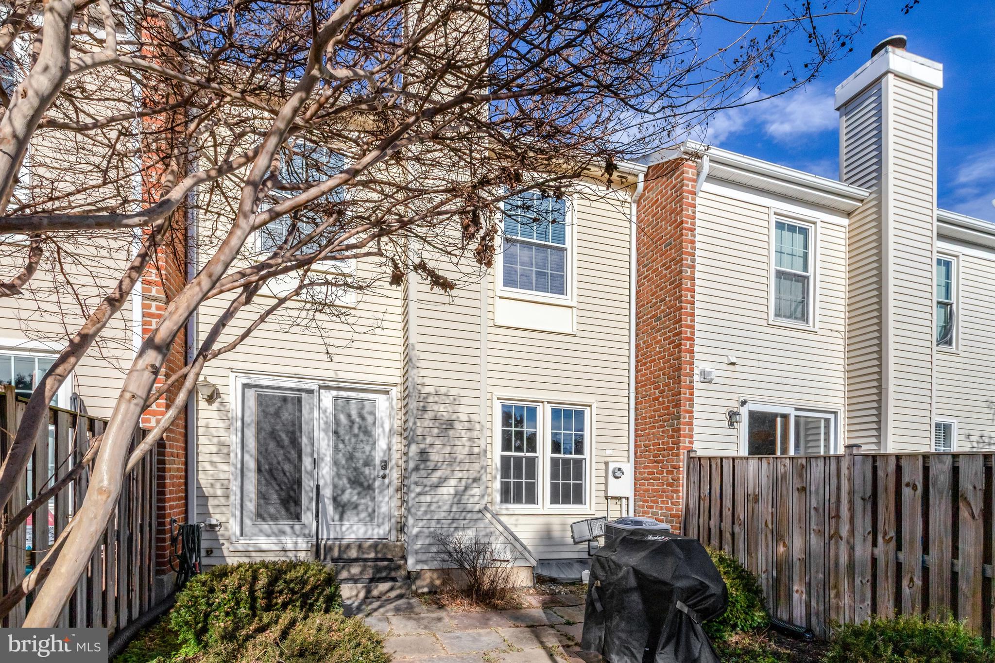 PINECREST - Residential