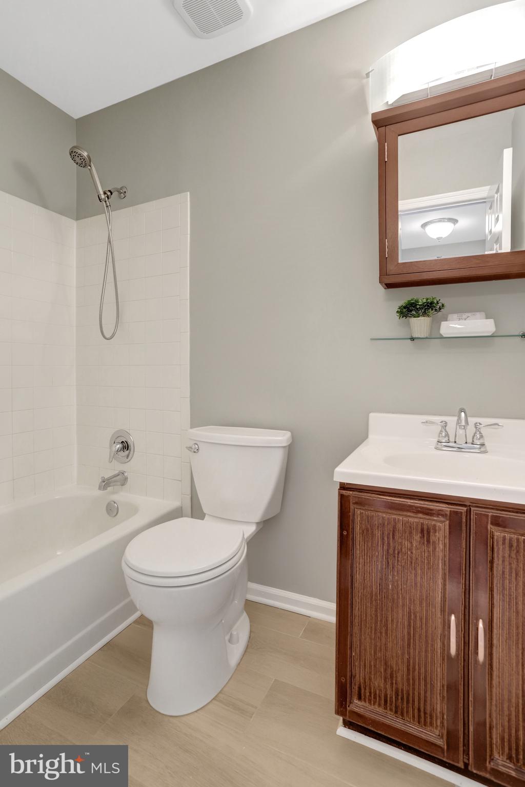 PINECREST - Residential