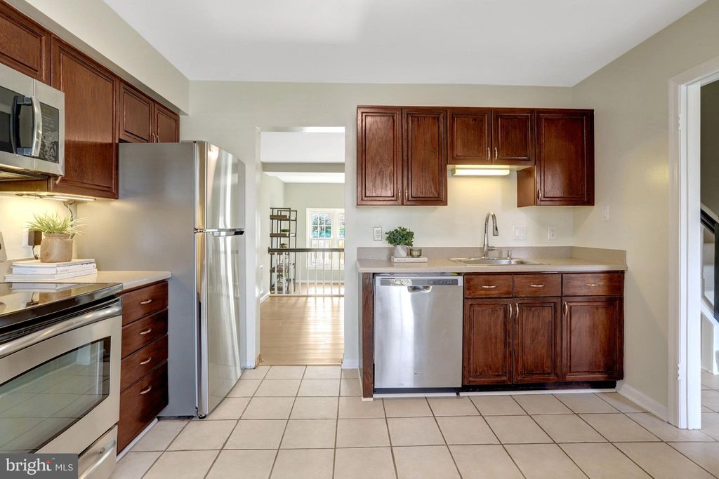 Photo of 6587 Bermuda Green Court, ALEXANDRIA, VA 22312 (MLS # VAFX2285300)