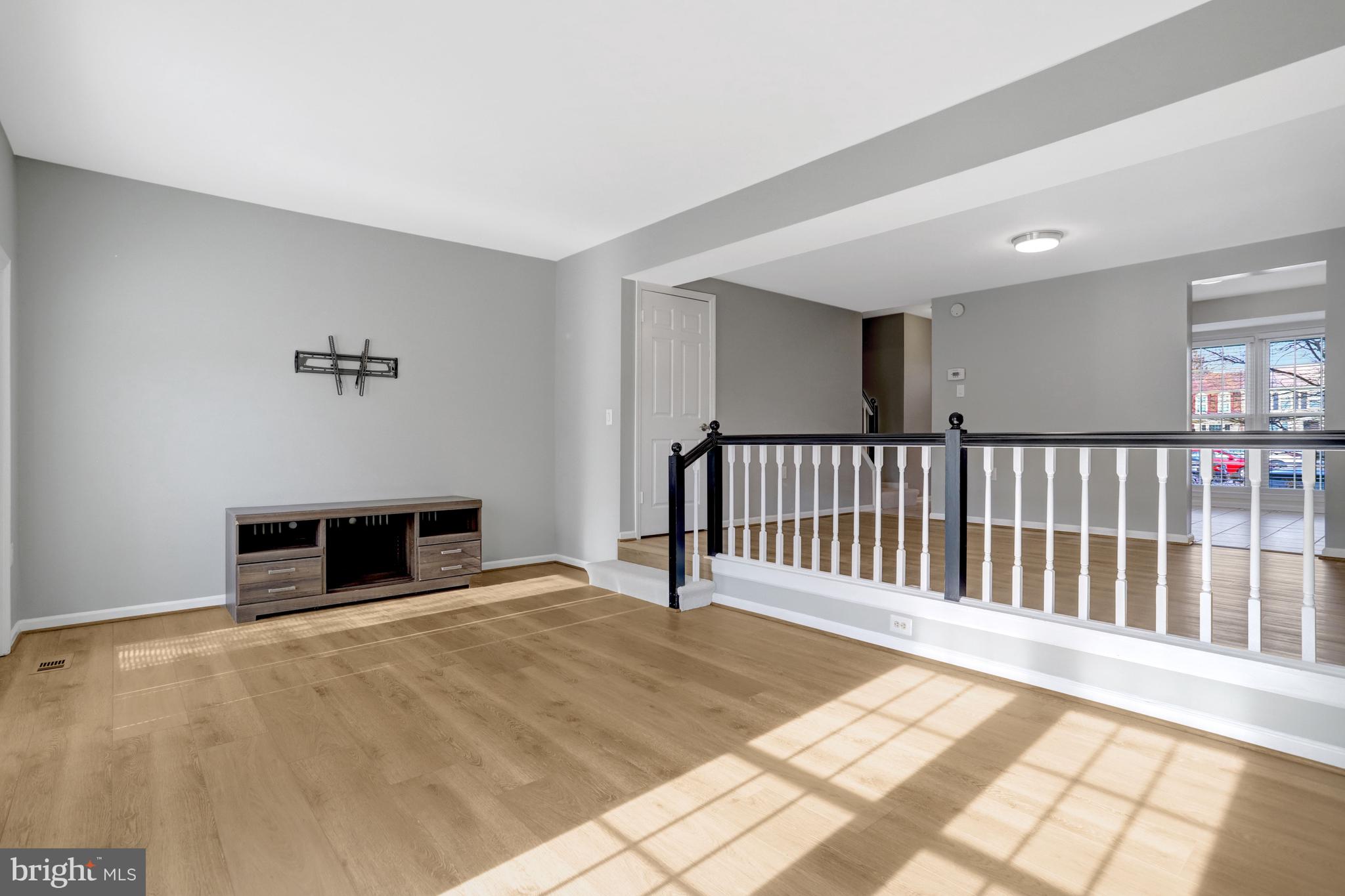 PINECREST - Residential