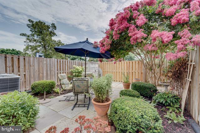 PINECREST - Residential