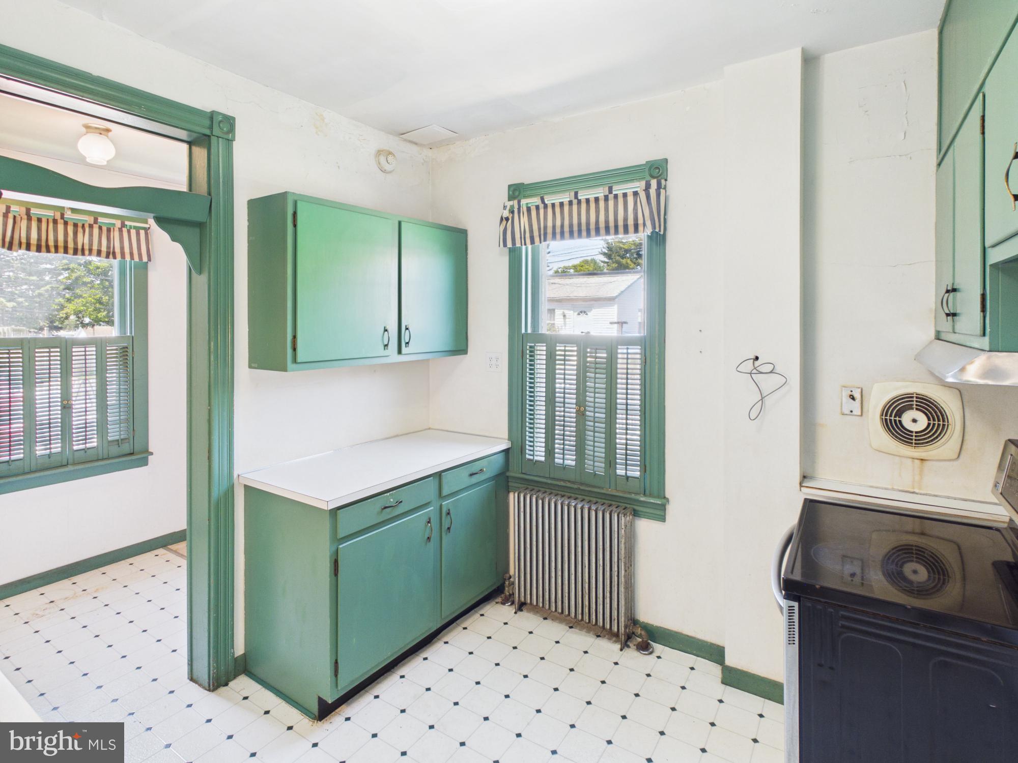 WEST LAWN - Commercial Sale