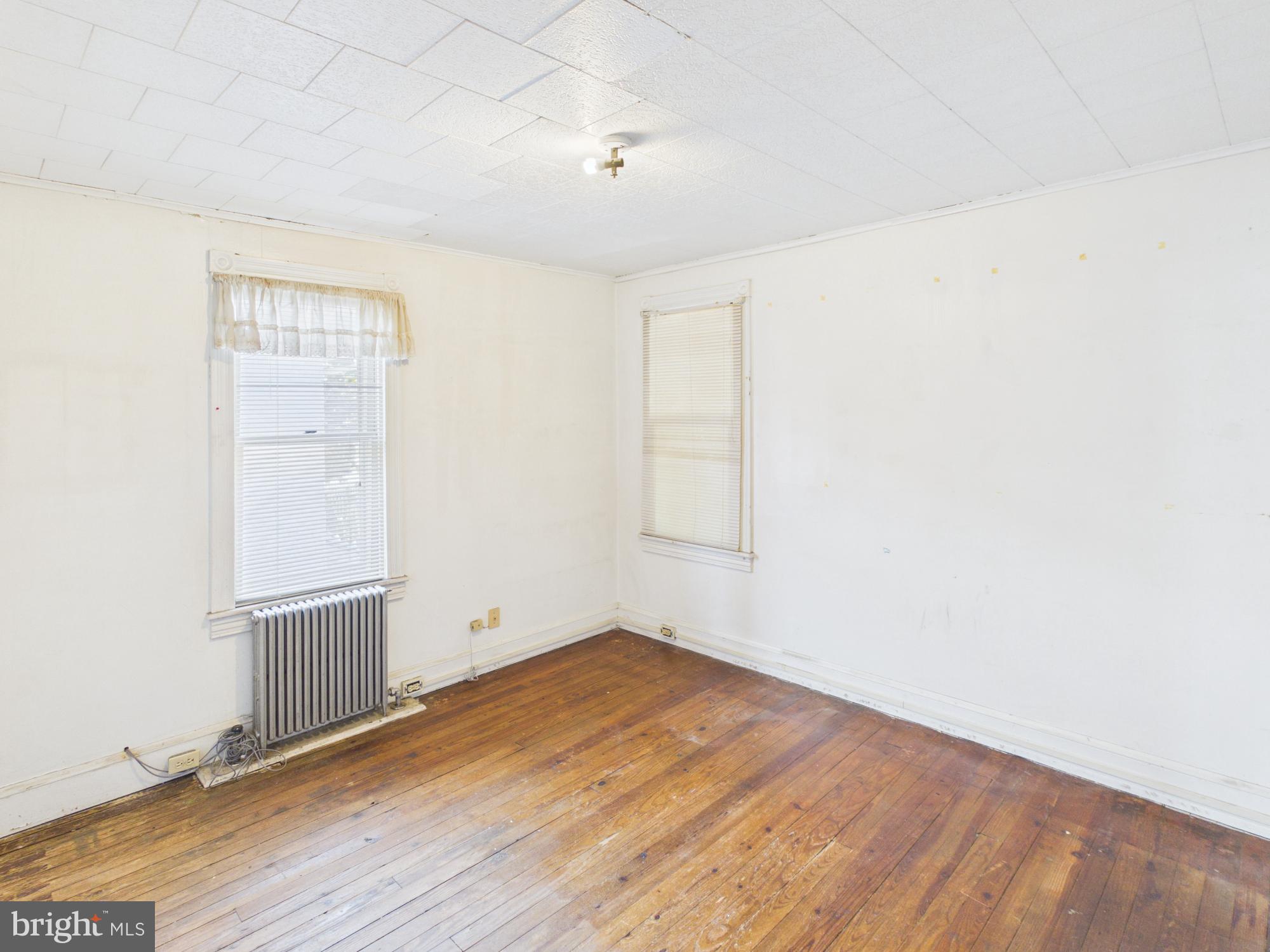 WEST LAWN - Commercial Sale