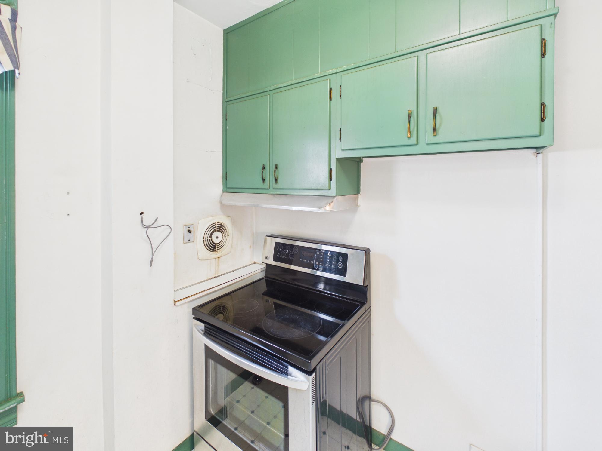 WEST LAWN - Commercial Sale