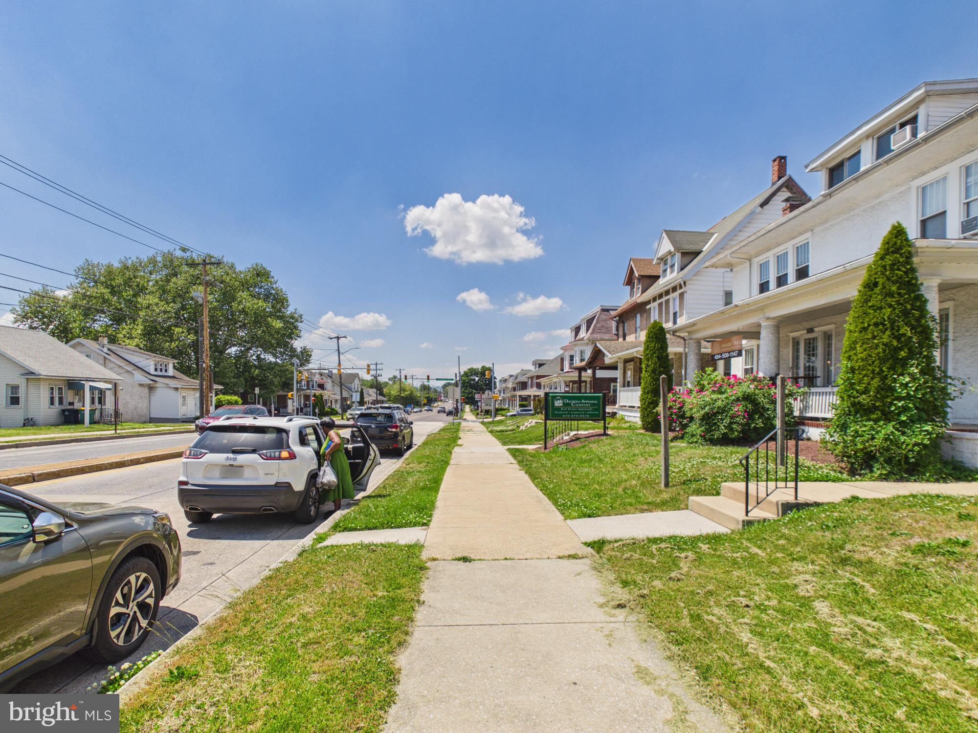 WEST LAWN - Commercial Sale