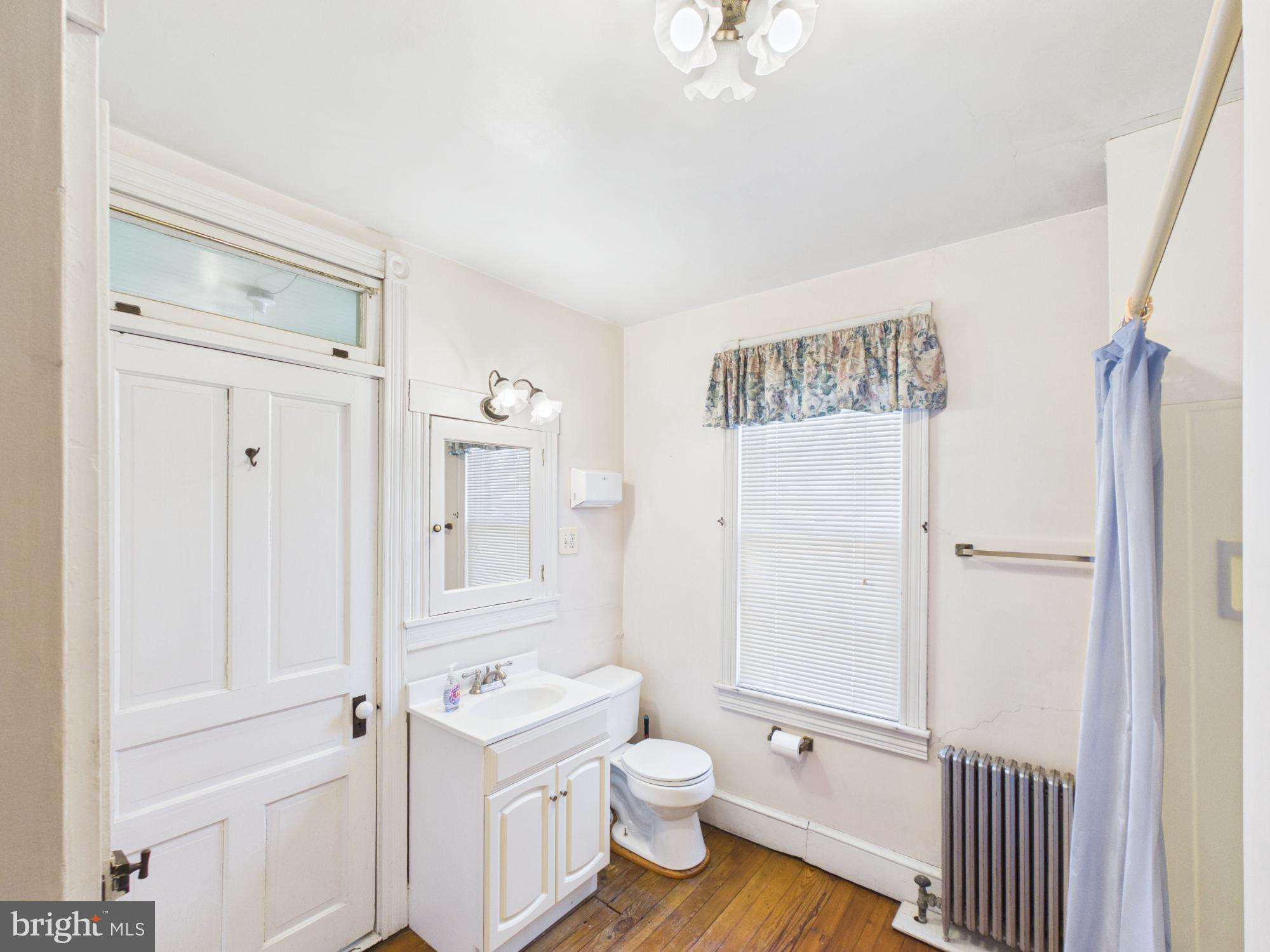 WEST LAWN - Commercial Sale
