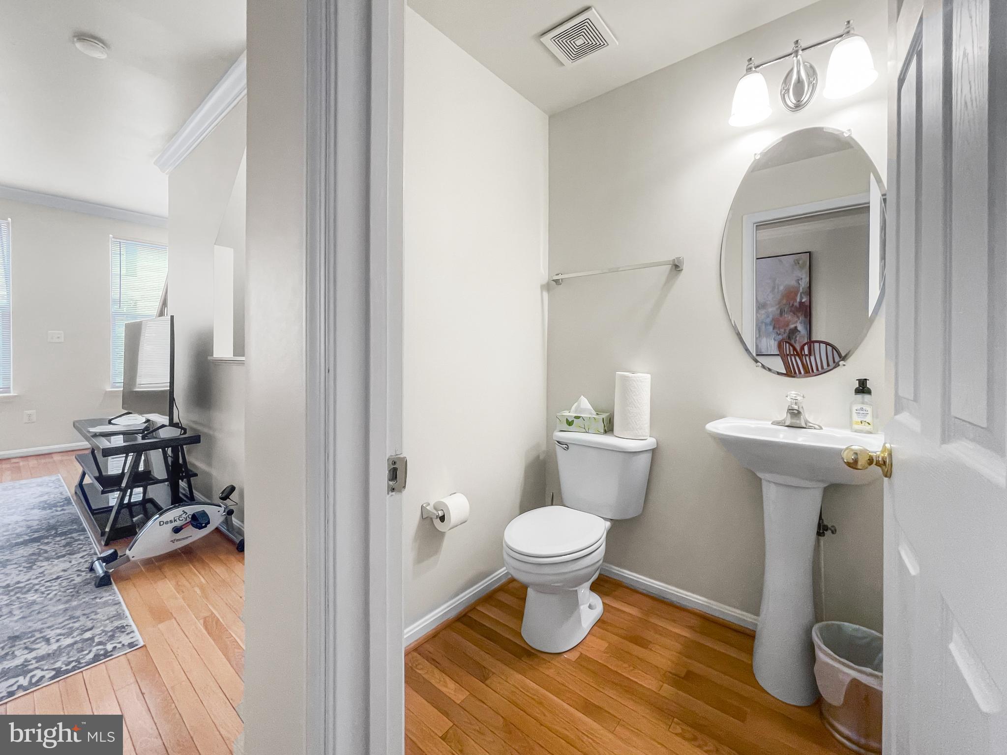 ALBEMARLE SQUARE - Residential Lease