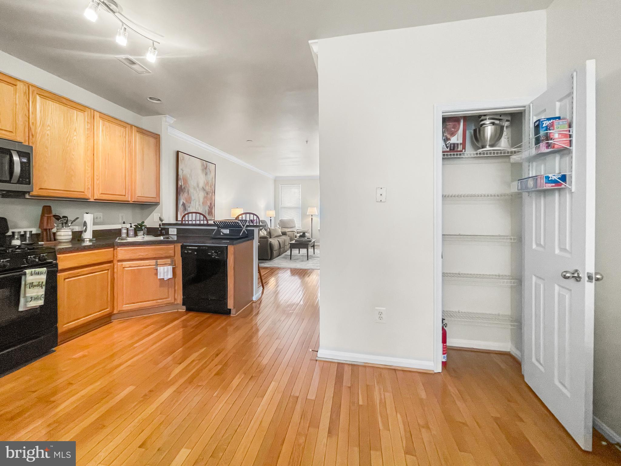 ALBEMARLE SQUARE - Residential Lease