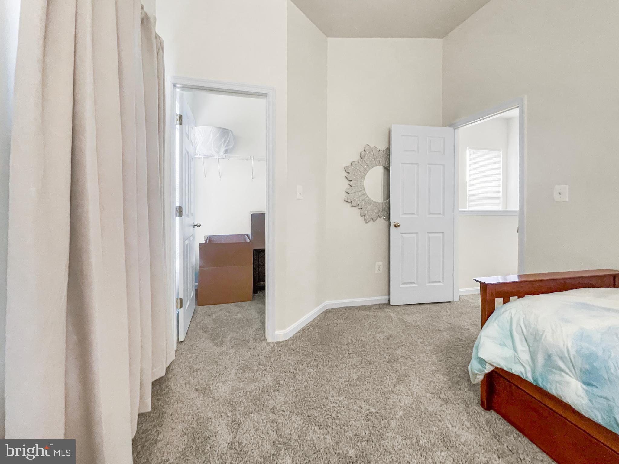 ALBEMARLE SQUARE - Residential Lease