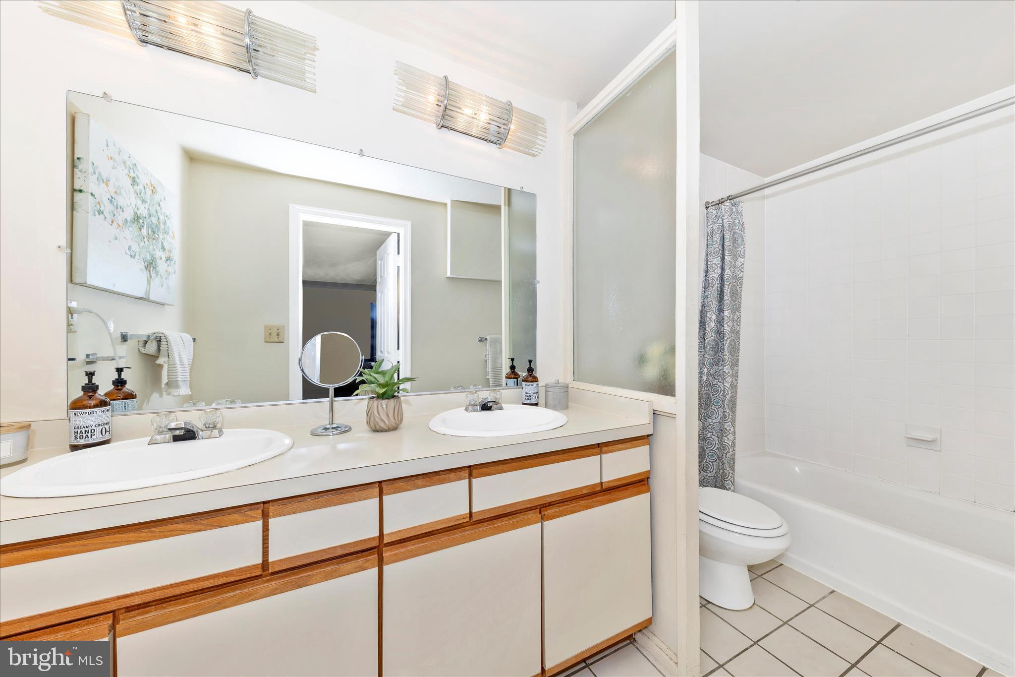 KENTSDALE ESTATES - Residential