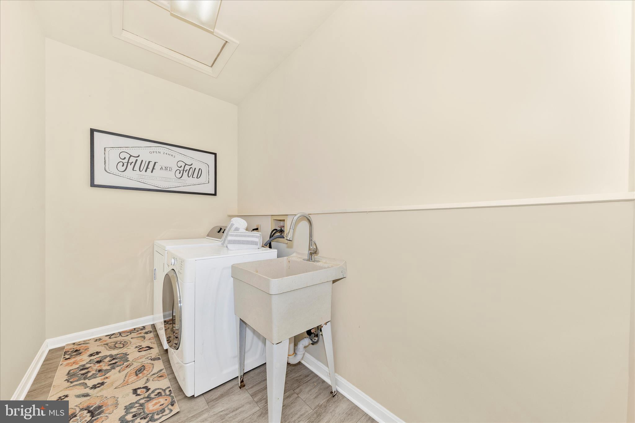 KENTSDALE ESTATES - Residential