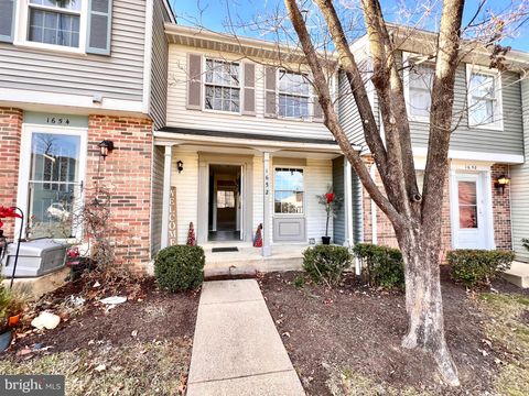 1652 THENIA PLACE WOODBRIDGE VA 22192