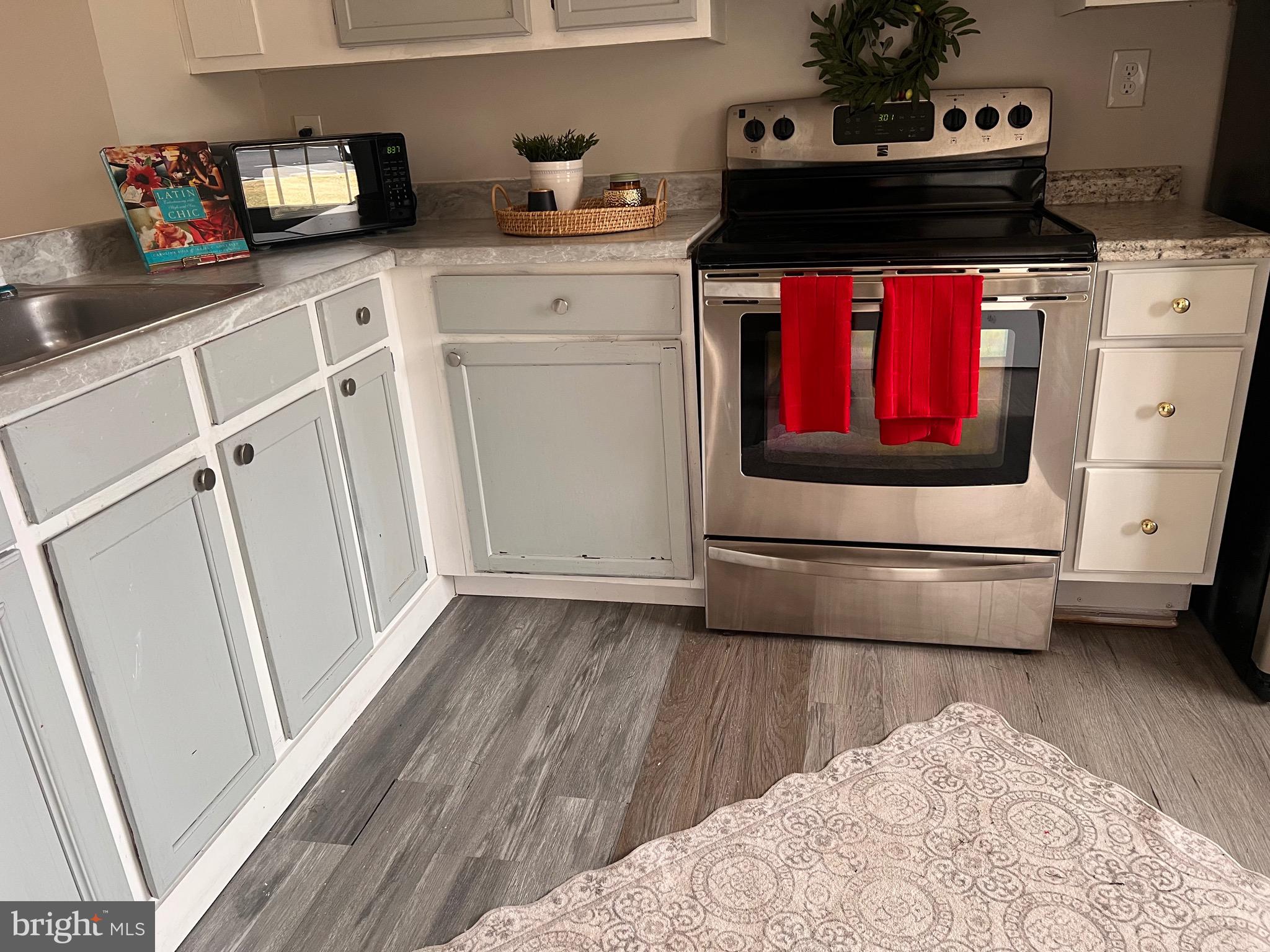 DEVILS REACH CONDOS - Residential