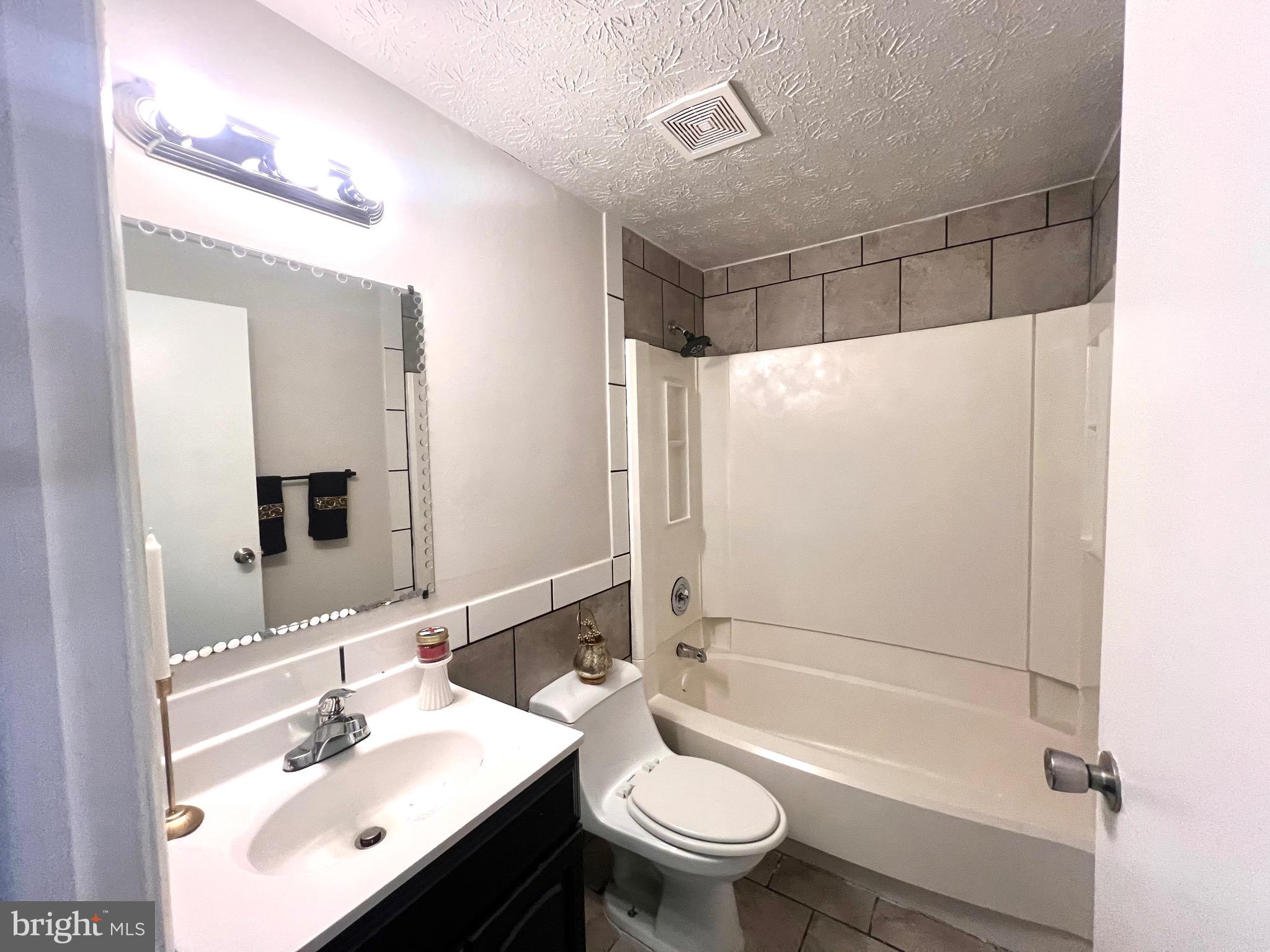 DEVILS REACH CONDOS - Residential