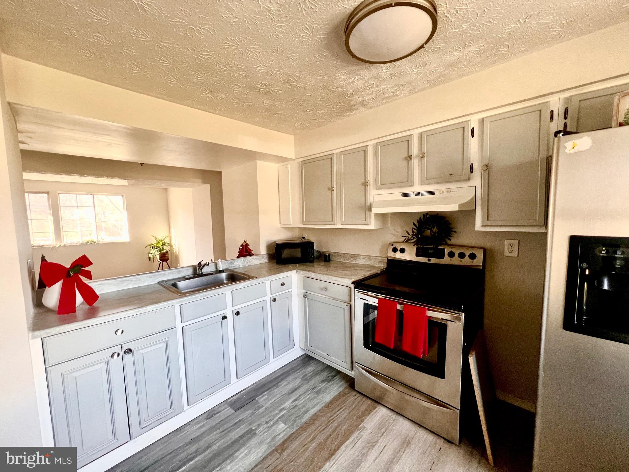 DEVILS REACH CONDOS - Residential