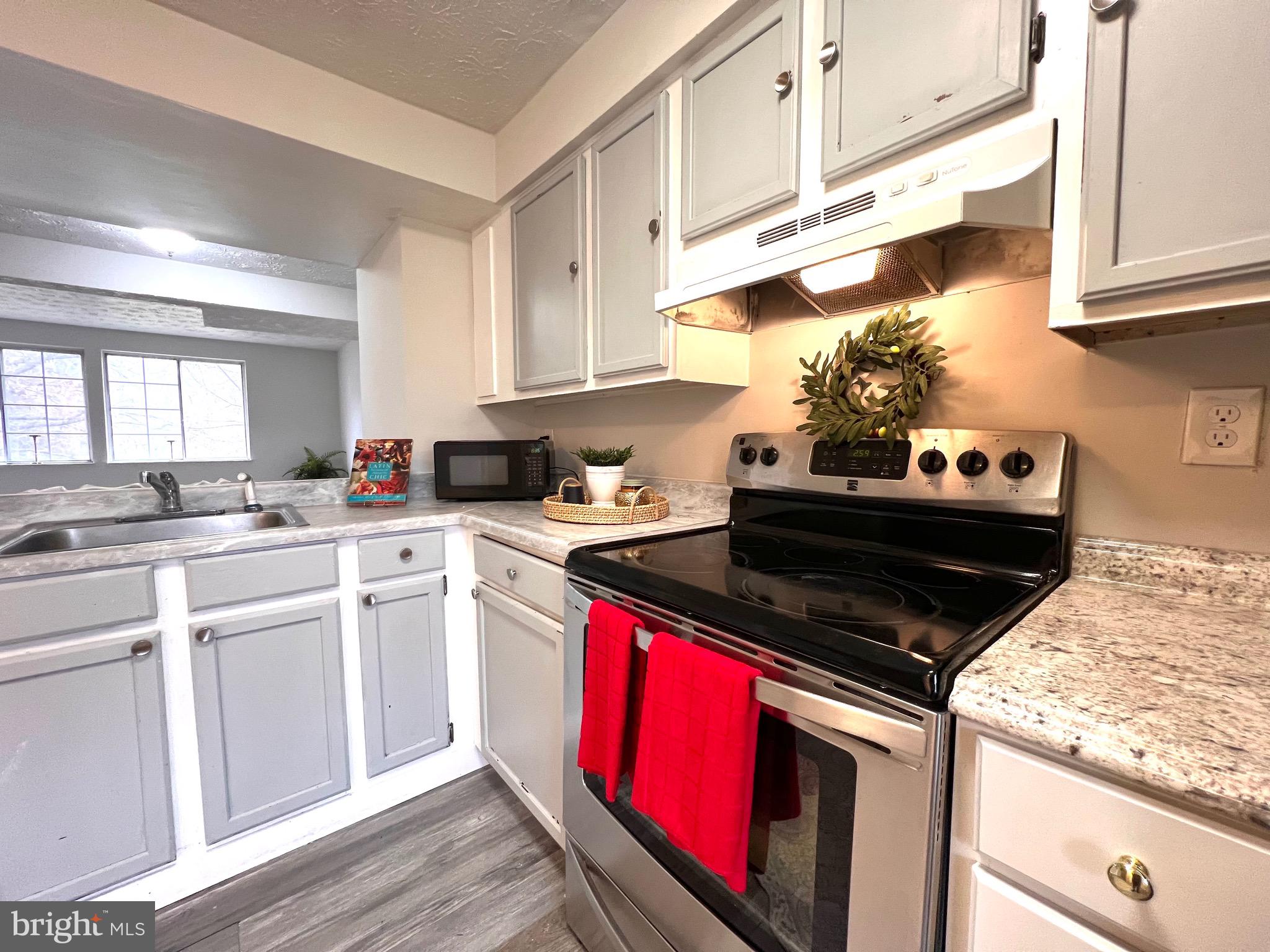 DEVILS REACH CONDOS - Residential