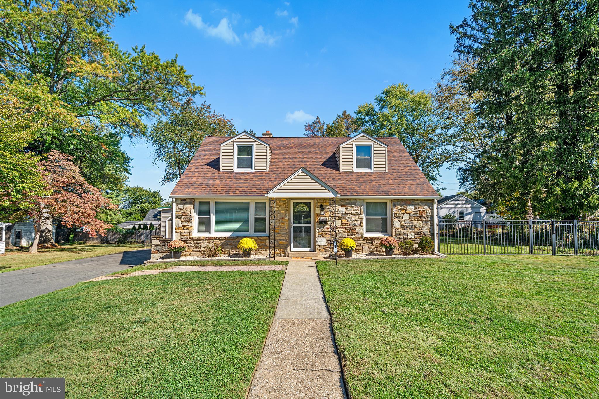1203 WEDGEWOOD ROAD