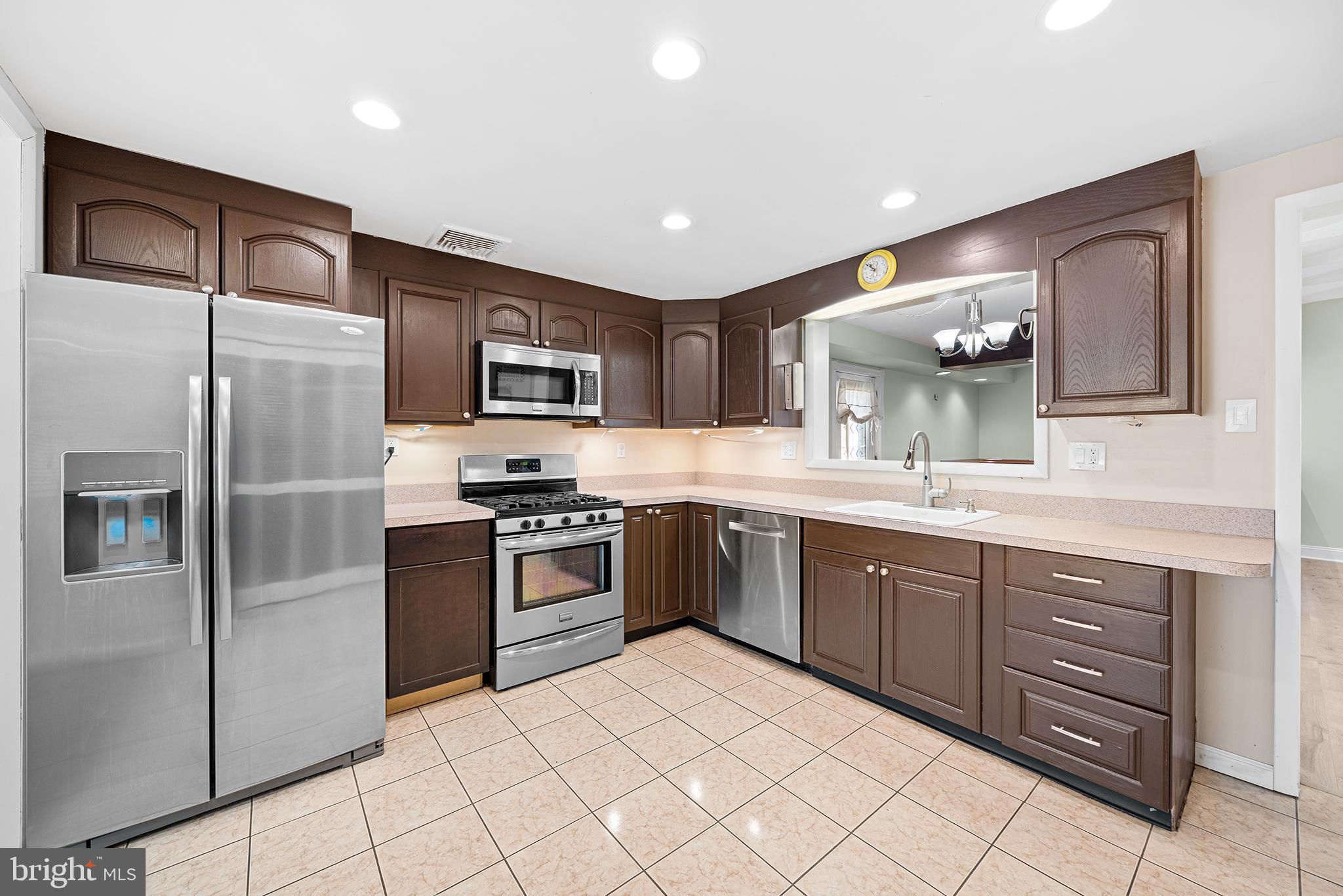 1203 WEDGEWOOD ROAD