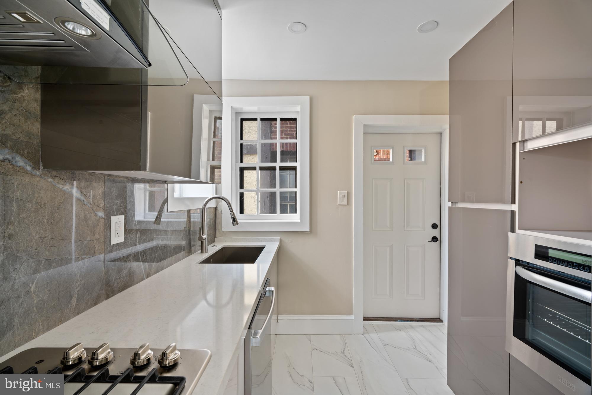 YORKLYNNE MANOR - Residential