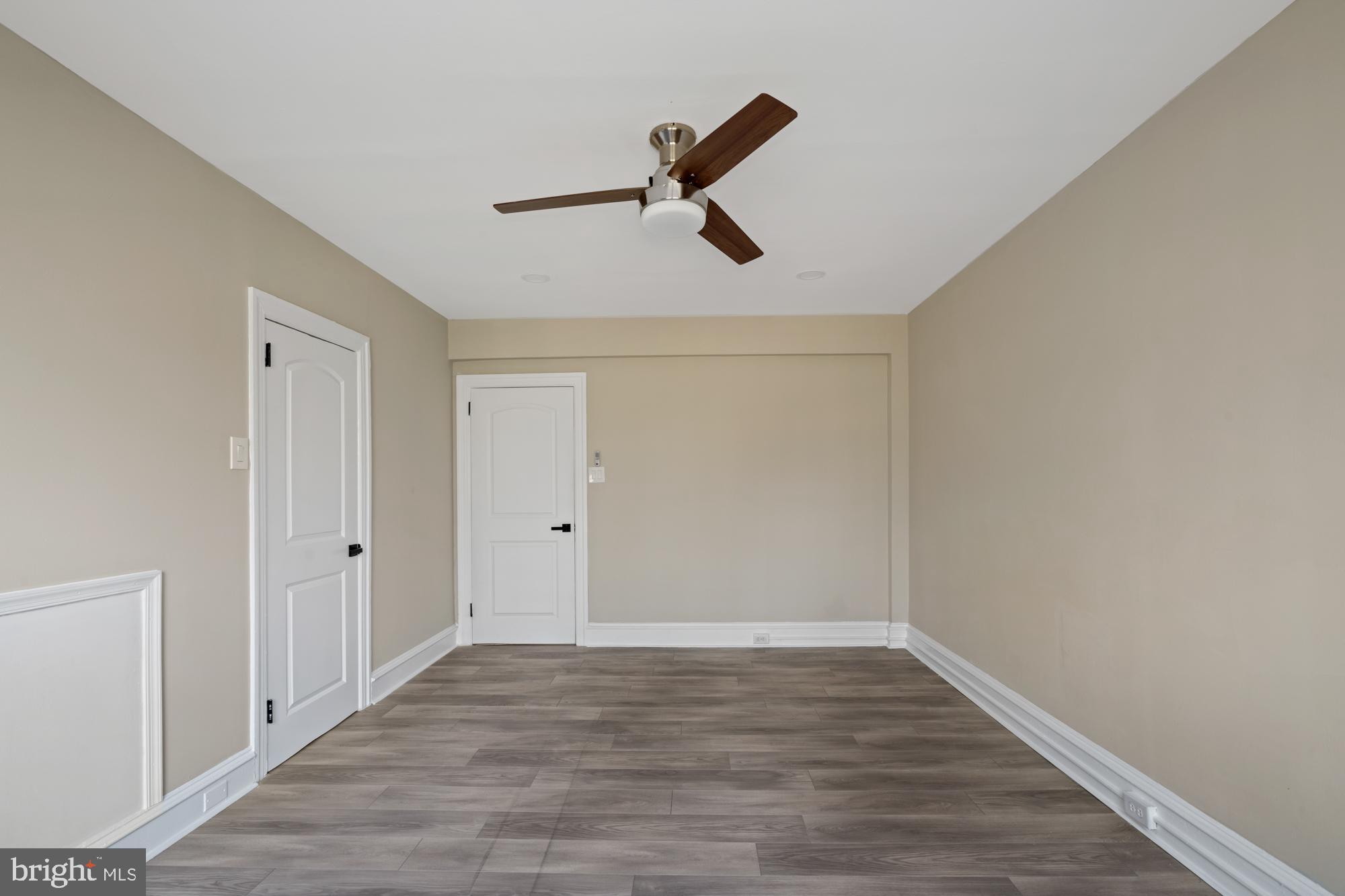 YORKLYNNE MANOR - Residential