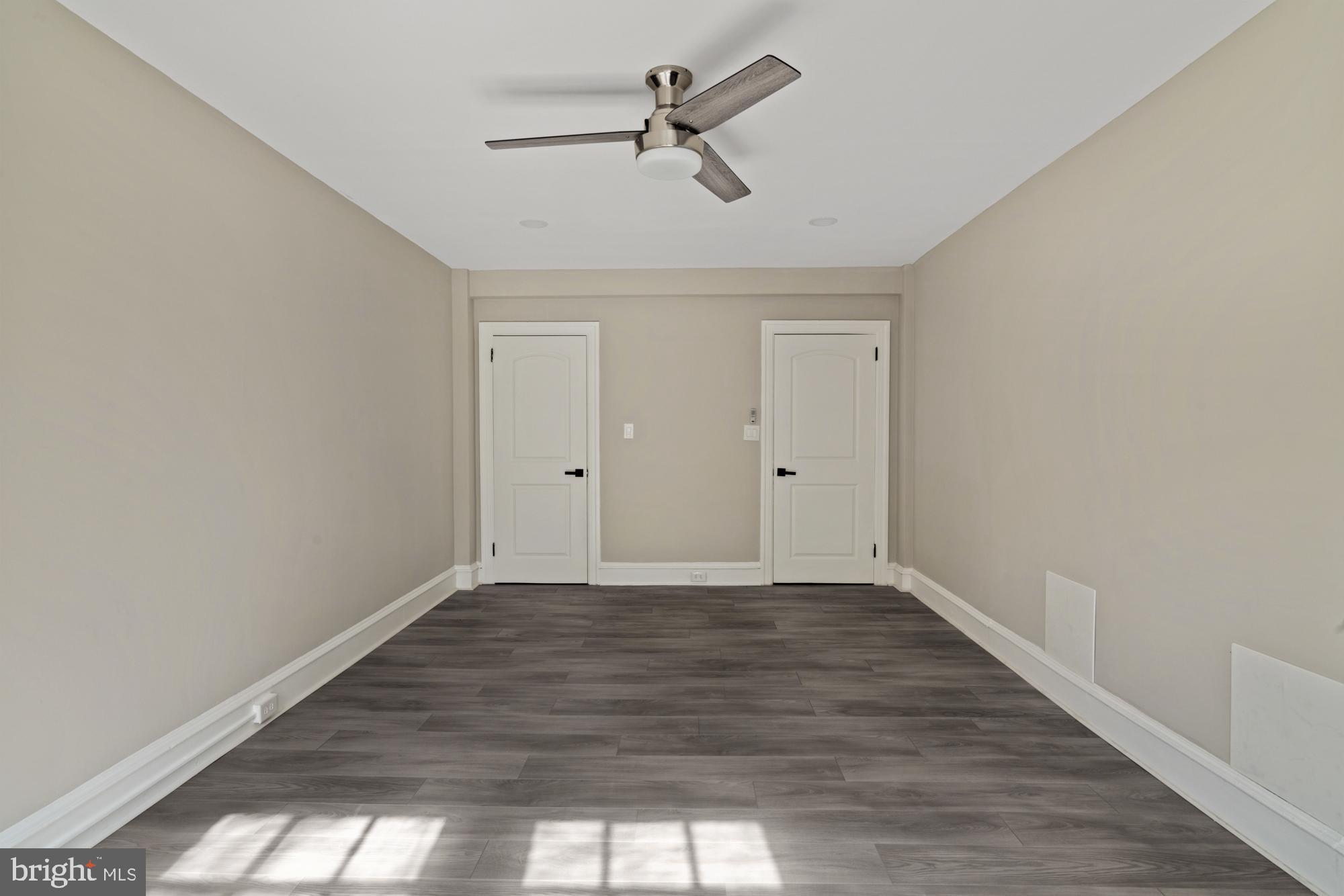 YORKLYNNE MANOR - Residential